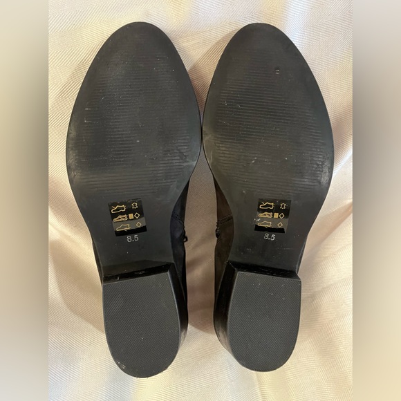 Steve Madden Bradi black suede bootie w/ western buckle detail, like new SZ 8.5‎ - Picture 6 of 9